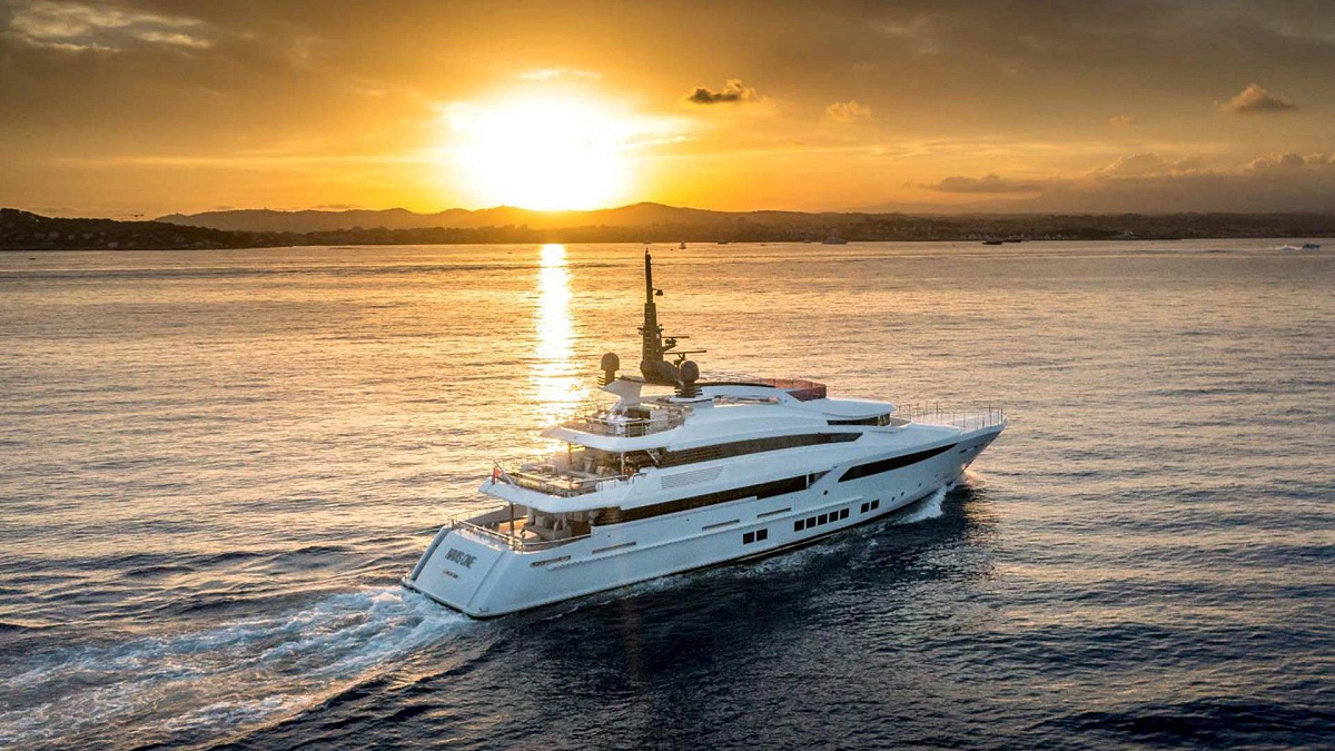 Аренда суперяхты Gentech 152, Navis One,Queen Anne на Пхукете, Таиланд